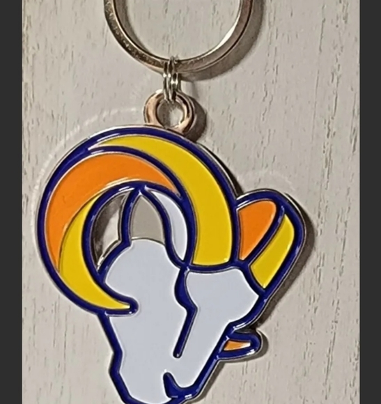 LOS ANGELES RAMS HIGH QUALITY LARGE METAL KEY CHAIN REPRESENT - Picture 1 of 1